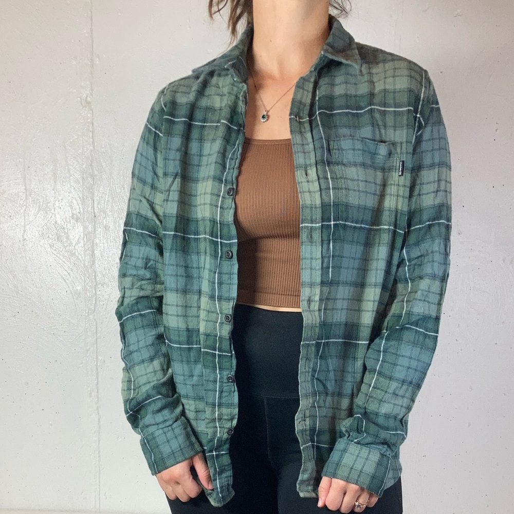 Green Plaid Hurley Button Down Flannel Long Sleeve Shirt - Picture 4 of 10